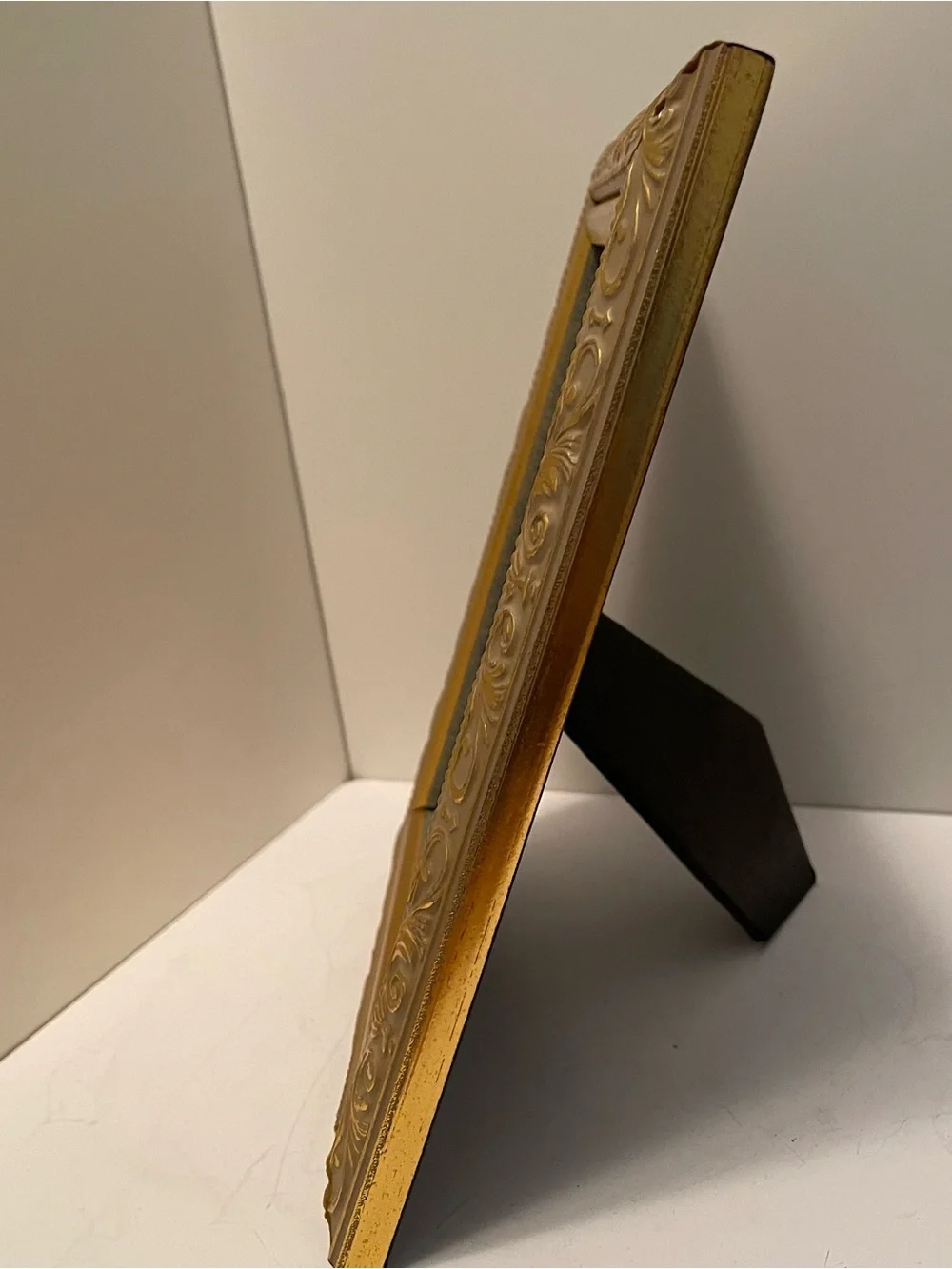 Ornate Gold Wood Frame Holds 5x7 Photo Wall Or Tabletop